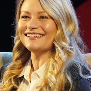 تصویر هنرمند Emilie de Ravin